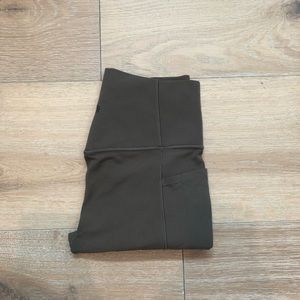 Athleta Salutation Stash Pocket II 7/8 Tight Size Small